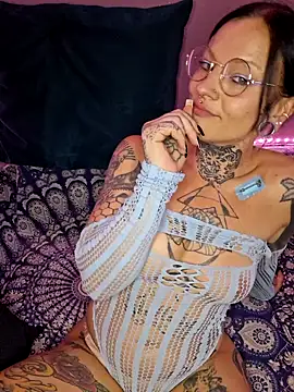 Snapshot of Peach420live chatting on July 2026 10:39:01 PM Peach420live online show from July 2026 10:39:01 PM
