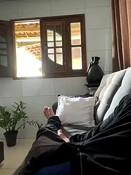 MCLZK online show from October 2025 05:58:02 PM