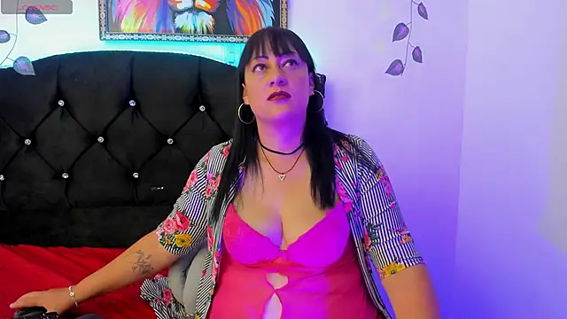 Snapshot of Sasha_Smith4 chatting on October 2025 08:18:02 PM Sasha Smith4 online show from October 2025 08:18:02 PM