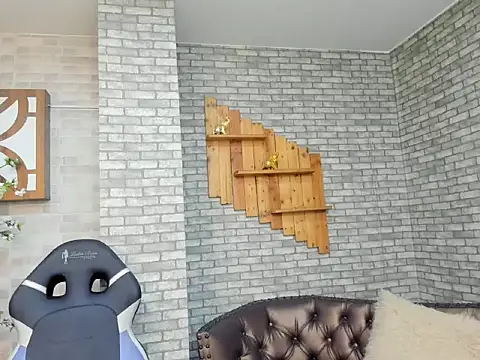 Alisonn Doll online show from November 2025 12:06:01 PM