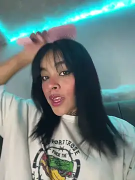 Snapshot of Veeronica_ chatting on September 2025 01:21:02 AM Veeronica online show from September 2025 01:21:02 AM