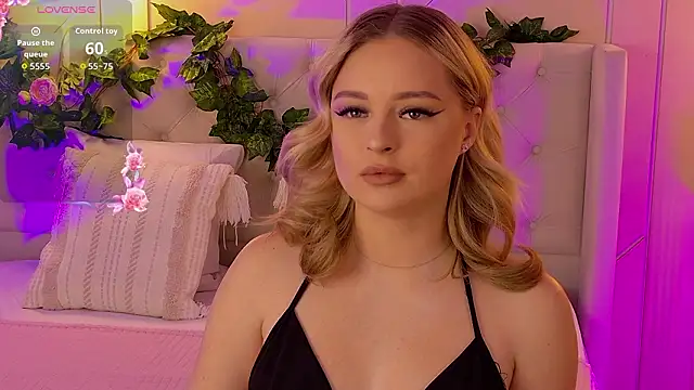 EllyLinn online show from February 2026 05:11:02 PM