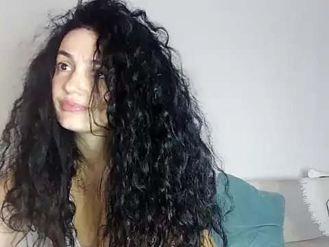 JadeLure online show from November 2025 12:28:02 PM