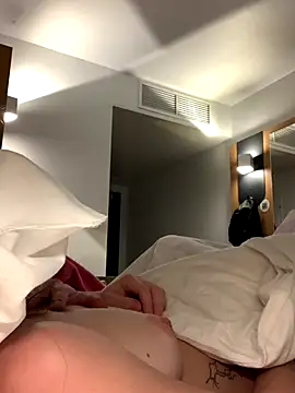 GoldenPussy1329 online show from January 2026 02:14:02 AM