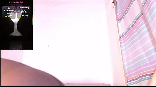 taylor hot85 online show from November 2025 06:57:02 AM