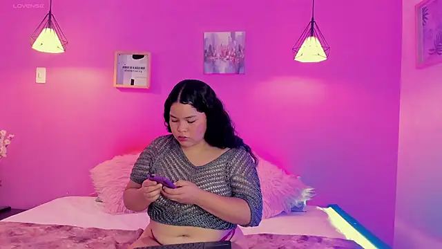 Evelin Millerr online show from October 2025 04:02:02 PM