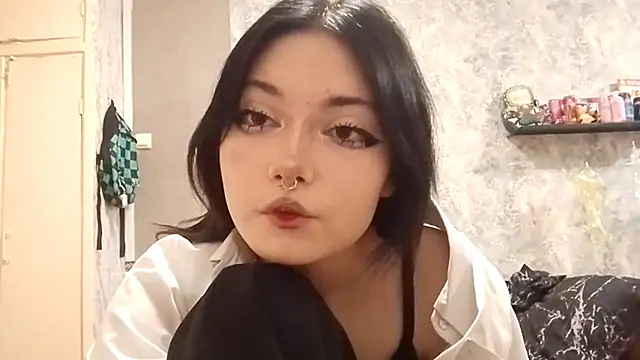 Beeping Creature online show from November 2025 01:02:01 PM