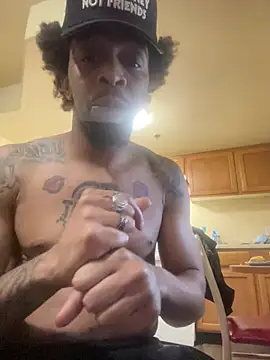 Snapshot of thefreakscomeoutatnight chatting on April 2026 06:20:02 AM thefreakscomeoutatnight online show from April 2026 06:20:02 AM