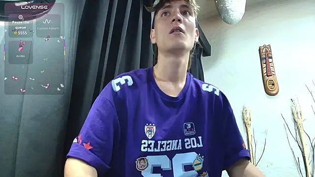 Snapshot of ZackMaye chatting on October 2025 03:17:02 AM ZackMaye online show from October 2025 03:17:02 AM