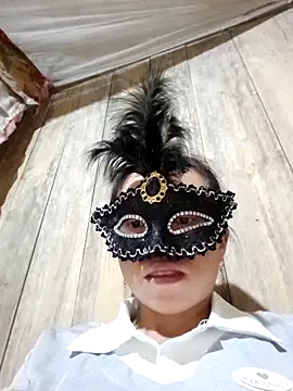 Snapshot of Tuyet_xx chatting on October 2025 09:44:02 PM Tuyet xx online show from October 2025 09:44:02 PM