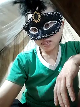 Snapshot of Tuyet_xx chatting on October 2025 02:04:01 PM Tuyet xx online show from October 2025 02:04:01 PM