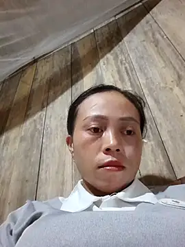 Snapshot of Tuyet_xx chatting on October 2025 12:41:02 PM Tuyet xx online show from October 2025 12:41:02 PM