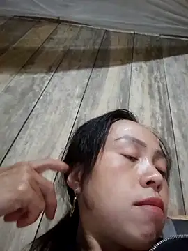 Snapshot of Tuyet_xx chatting on October 2025 03:29:02 AM Tuyet xx online show from October 2025 03:29:02 AM