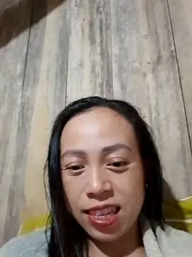 Snapshot of Tuyet_xx chatting on October 2025 02:29:01 PM Tuyet xx online show from October 2025 02:29:01 PM