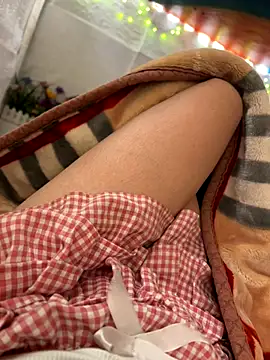 Snapshot of Miubeeeee chatting on October 2025 01:17:02 AM Miubeeeee online show from October 2025 01:17:02 AM