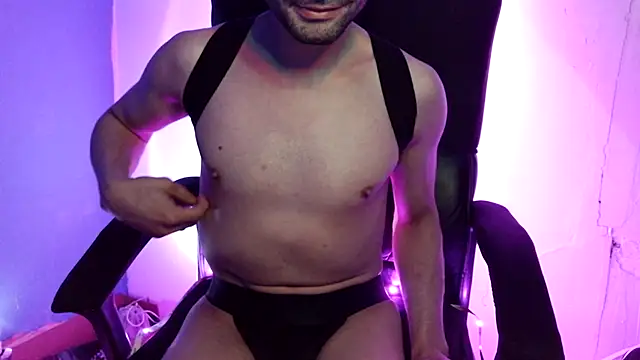 Snapshot of highinhtxx chatting on March 2026 03:44:01 AM highinhtxx online show from March 2026 03:44:01 AM