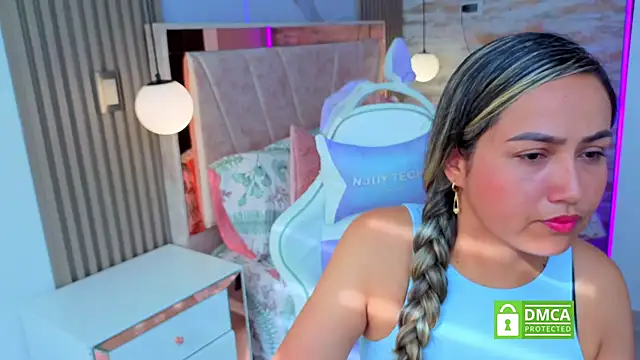 lila cute1 online show from November 2025 01:22:02 PM