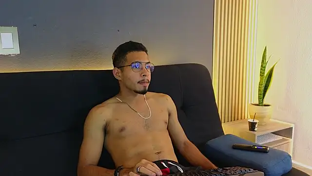 Jaybrown  1 online show from October 2025 03:38:01 AM