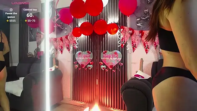 chloe  Jones  online show from February 2026 01:04:01 PM