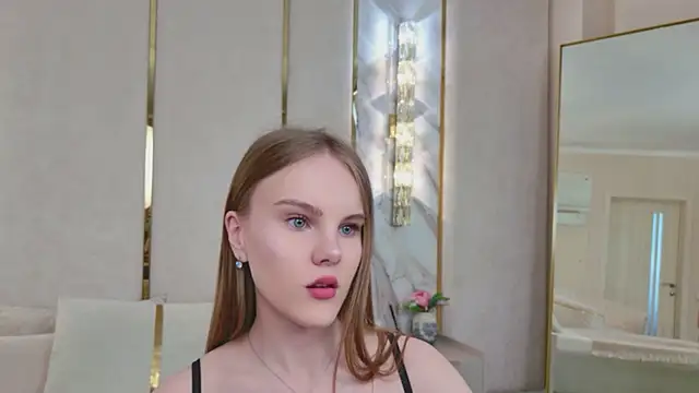 Lili Lohan online show from May 2026 05:02:02 AM