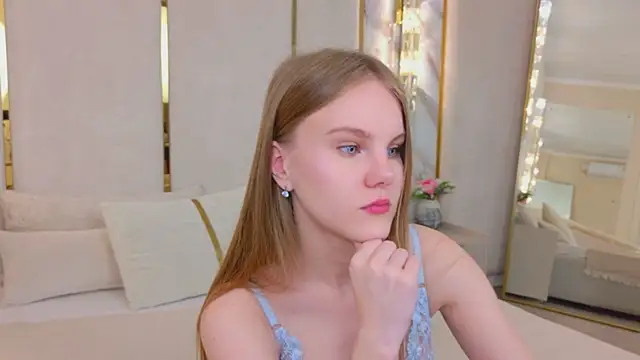 Snapshot of Lili_Lohan chatting on June 2026 05:09:01 AM Lili Lohan online show from June 2026 05:09:01 AM