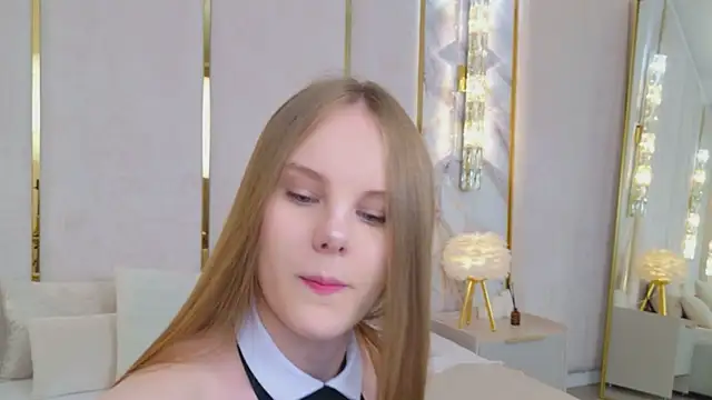 Snapshot of Lili_Lohan chatting on June 2026 05:04:01 AM Lili Lohan online show from June 2026 05:04:01 AM