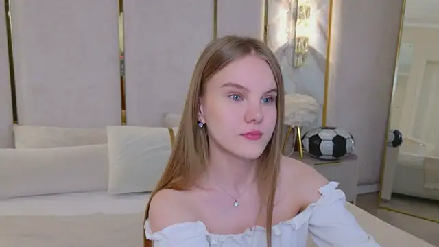 Snapshot of Lili_Lohan chatting on July 2026 05:10:02 AM Lili Lohan online show from July 2026 05:10:02 AM