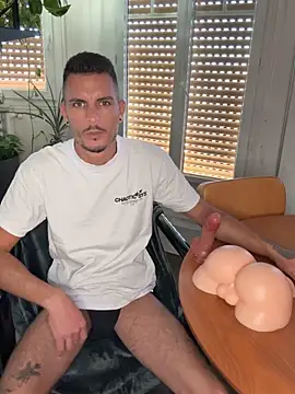 WildFlame2525 online show from October 2025 01:10:01 PM