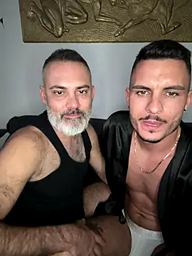 WildFlame2525 online show from November 2025 08:20:02 PM