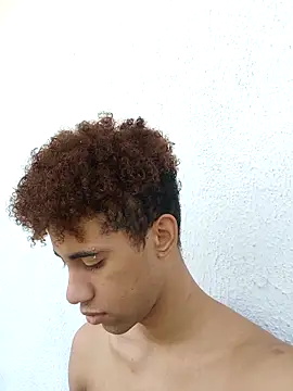 Snapshot of The_boy_good chatting on October 2025 04:38:01 PM The boy good online show from October 2025 04:38:01 PM