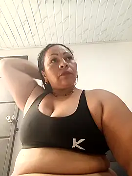 Snapshot of Dirty_Candy chatting on November 2025 01:33:02 PM Dirty Candy online show from November 2025 01:33:02 PM