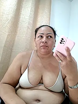 Snapshot of Dirty_Candy chatting on November 2025 02:21:01 PM Dirty Candy online show from November 2025 02:21:01 PM