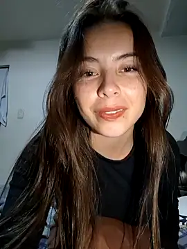 Snapshot of EmmaValencia_ chatting on November 2025 04:34:01 AM EmmaValencia online show from November 2025 04:34:01 AM