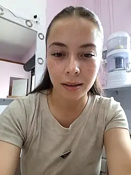 Snapshot of EmmaValencia_ chatting on November 2025 07:58:01 PM EmmaValencia online show from November 2025 07:58:01 PM