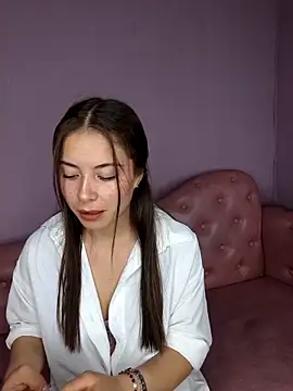 Snapshot of EmmaValencia_ chatting on November 2025 03:17:01 AM EmmaValencia online show from November 2025 03:17:01 AM