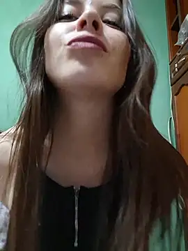 Snapshot of EmmaValencia_ chatting on November 2025 05:21:02 AM EmmaValencia online show from November 2025 05:21:02 AM