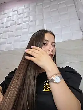 Snapshot of EmmaValencia_ chatting on November 2025 10:01:02 PM EmmaValencia online show from November 2025 10:01:02 PM