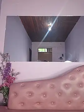 Snapshot of EmmaValencia_ chatting on January 2026 10:23:01 PM EmmaValencia online show from January 2026 10:23:01 PM