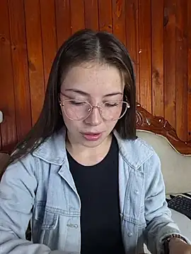 Snapshot of EmmaValencia_ chatting on January 2026 04:39:02 AM EmmaValencia online show from January 2026 04:39:02 AM