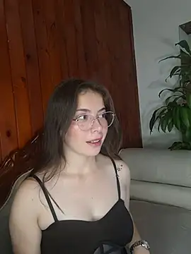 Snapshot of EmmaValencia_ chatting on February 2026 06:28:02 PM EmmaValencia online show from February 2026 06:28:02 PM