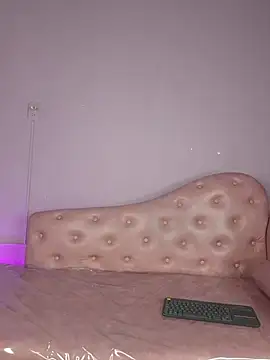 Snapshot of EmmaValencia_ chatting on February 2026 09:35:01 PM EmmaValencia online show from February 2026 09:35:01 PM