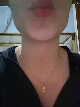 Snapshot of EmmaValencia_ chatting on June 2026 11:58:01 AM EmmaValencia online show from June 2026 11:58:01 AM