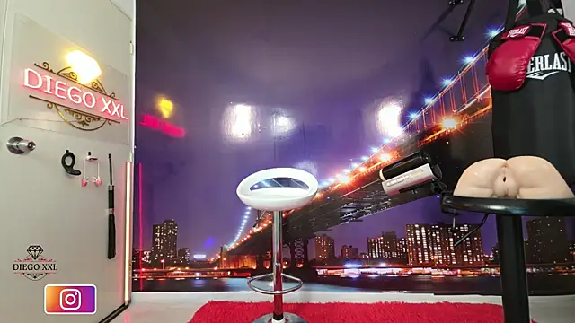 Snapshot of DiegoXL111 chatting on April 2026 03:32:01 AM DiegoXL111 online show from April 2026 03:32:01 AM