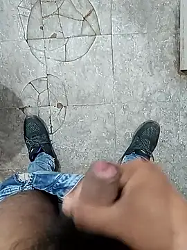 Snapshot of SlipperyRebound0 chatting on November 2025 05:01:02 PM SlipperyRebound0 online show from November 2025 05:01:02 PM