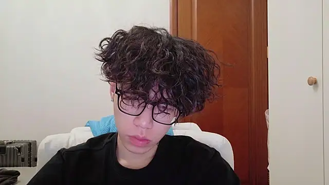 hangzi-0011 online show from October 2025 11:42:02 AM