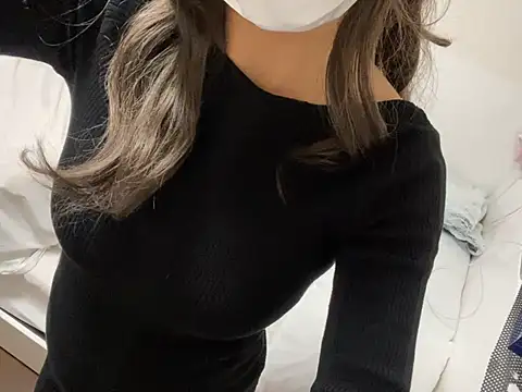 Snapshot of Toriyufu chatting on March 2026 11:05:01 PM Toriyufu online show from March 2026 11:05:01 PM