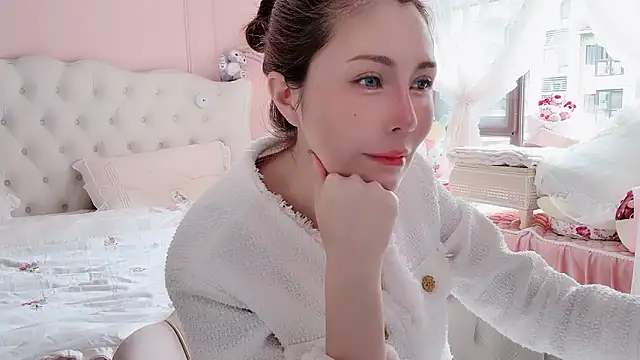 Snapshot of Titi-175 chatting on April 2026 06:02:01 AM Titi-175 online show from April 2026 06:02:01 AM