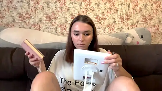 Snapshot of JaneFosterxx chatting on October 2025 11:05:01 AM JaneFosterxx online show from October 2025 11:05:01 AM