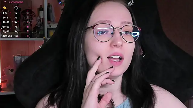 Snapshot of power_robynn chatting on April 2026 04:29:01 PM power robynn online show from April 2026 04:29:01 PM