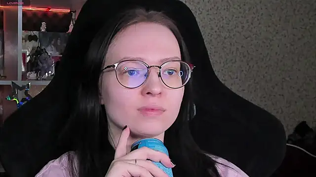 Snapshot of power_robynn chatting on April 2026 03:04:02 PM power robynn online show from April 2026 03:04:02 PM